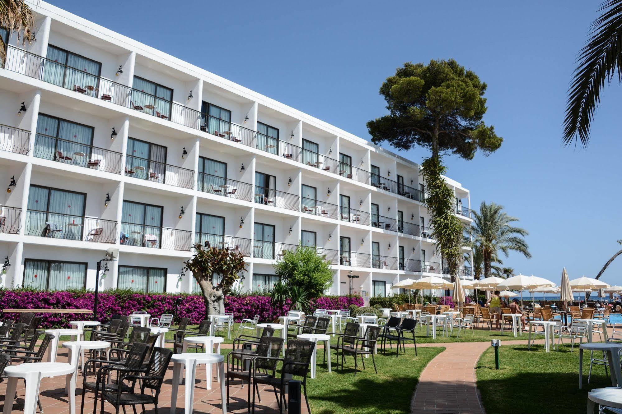 Hotel Catalonia Ses Estaques - Adults Only Santa Eulalia del Río Exterior foto