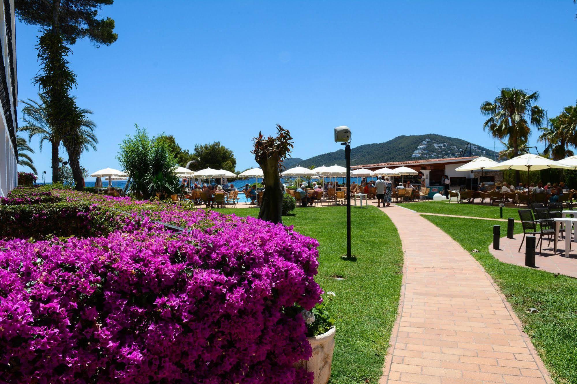 Hotel Catalonia Ses Estaques - Adults Only Santa Eulalia del Río Exterior foto